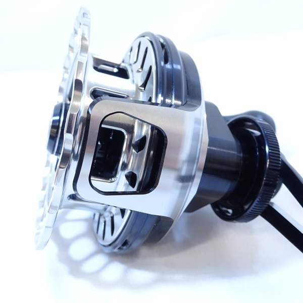 ２０セイハコウリミテッドＲＣ８３ 左